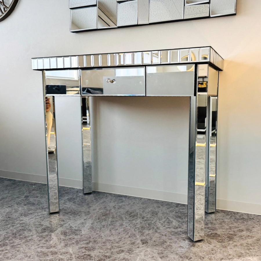 Venus Desk